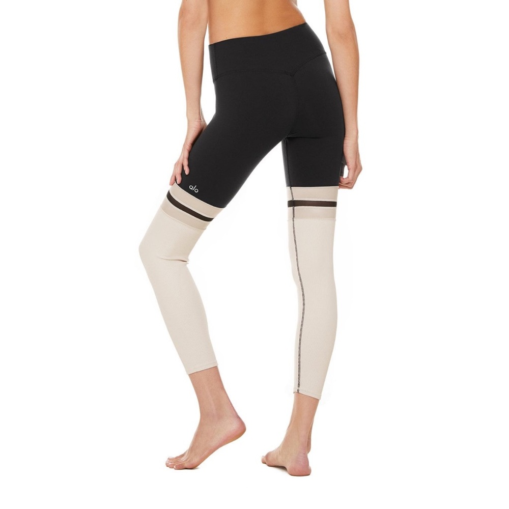 Alo 7 / 8 Legging - Picture 2 of 5
